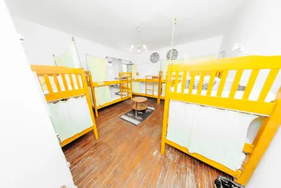 10-bed mixed dorm
